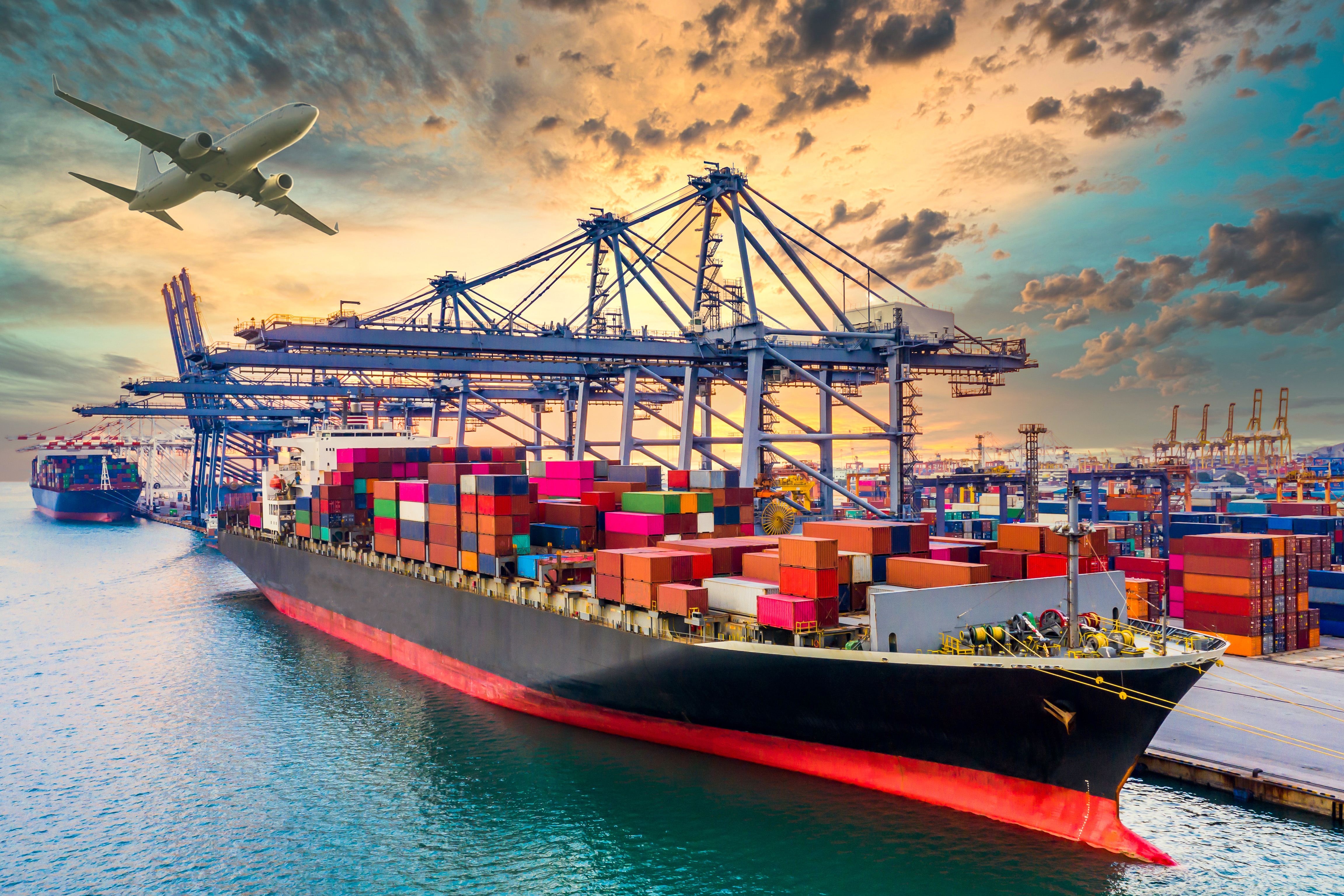 美国宣布为霍尔木兹海峡船舶提供风险担保 中东航运风险持续升级